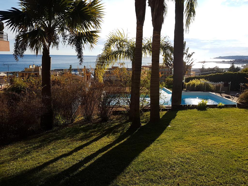 Appartement Au Chateau Vallaya Menton Exterior photo